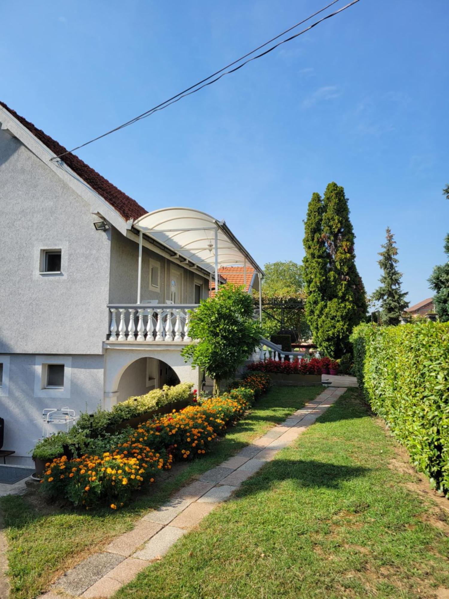 Green Garden Apartments Surcin Exterior photo